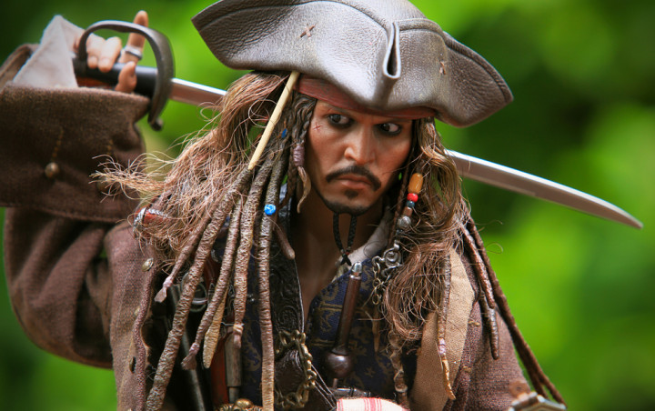 Johnny Depp Tak Gabung di Reboot 'Pirates', Sosok Jack Sparrow Bakal Digantikan Pemeran Wanita
