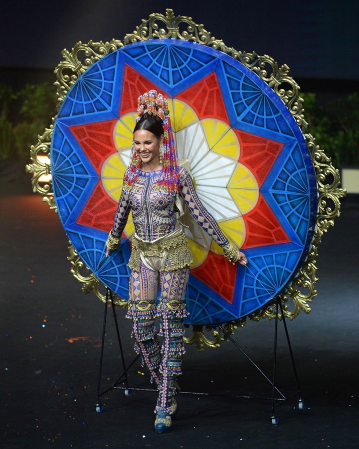 National Costume Catriona Gray di Miss Universe 2018 Terdiri dari Tiga Elemen