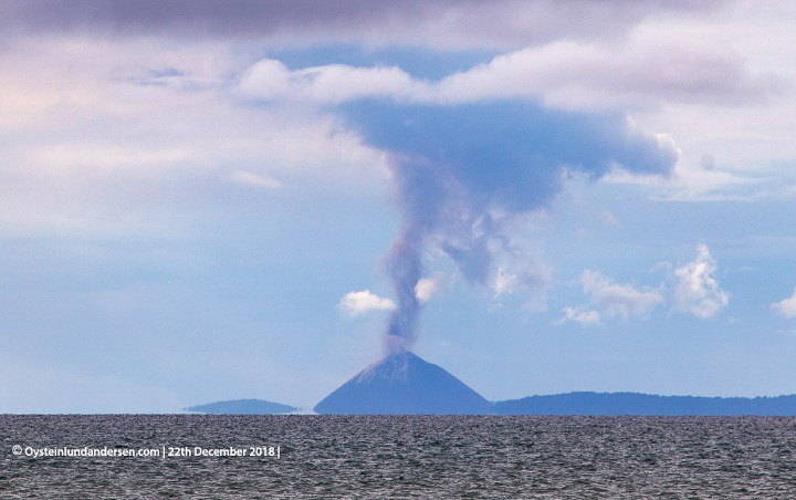 Awan Tebal Selimuti Gunung Anak Krakatau, BMKG Kesulitan Pantau Dinding ...