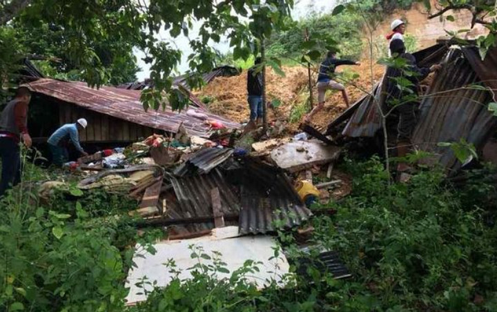 Warga Sesaki Area Pencarian Longsor Sukabumi, Tim Gabungan Sulit Lakukan Evakuasi