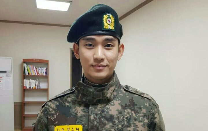 Beri Kabar Terbaru dari Kamp Militer, Kim Soo Hyun Lakukan Ini untuk Rekan-Rekan Tentara