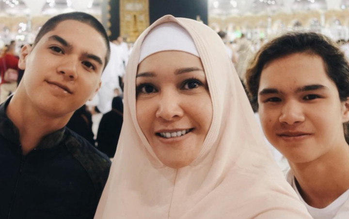 Maia Dibully Mirip Mayat dan 'Endorse' Baju Muslim Saat Umroh, Jawaban Bijak Ini Bikin Fans Kagum
