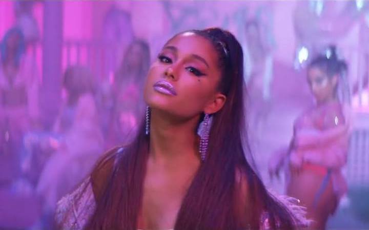 Tak Lagi Bahas Percintaan, Ariana Grande Ceritakan Persahabatan di MV '7 Rings'