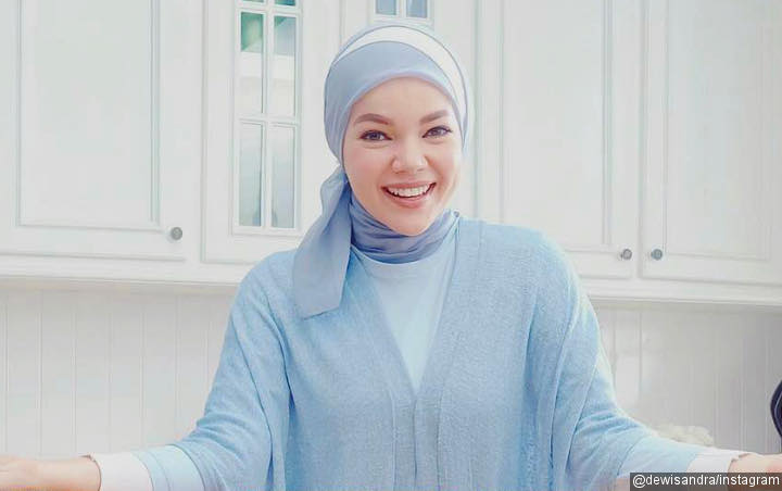  Pernah Dikira Operasi Plastik, Dewi Sandra Blak-blakan Soal Rahasia Wajah Cantiknya