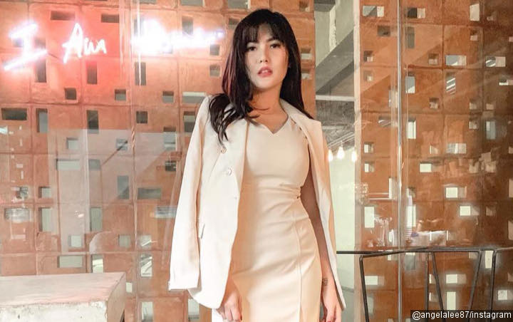  Pose Mandi di Bathub Dikira Model Jepang, Angela Lee Bahas Soal Cinta dan Harapan Palsu