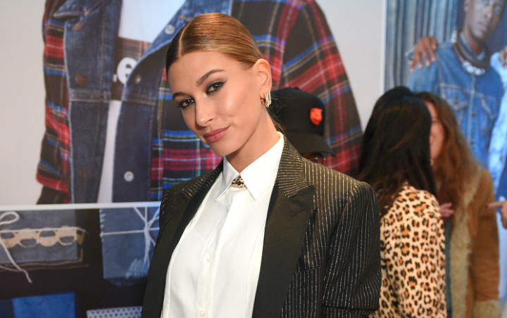 Gara-Gara Anak Anjing, Hailey Baldwin Terancam Dilaporkan ke PETA