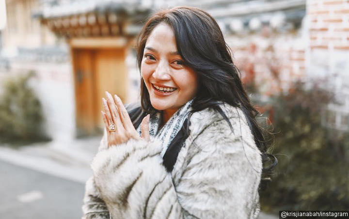 Cincin Pemberian Pacar Dijadikan Kalung, Siti Badriah Anggap Lamaran Romantis di Korea Belum Resmi