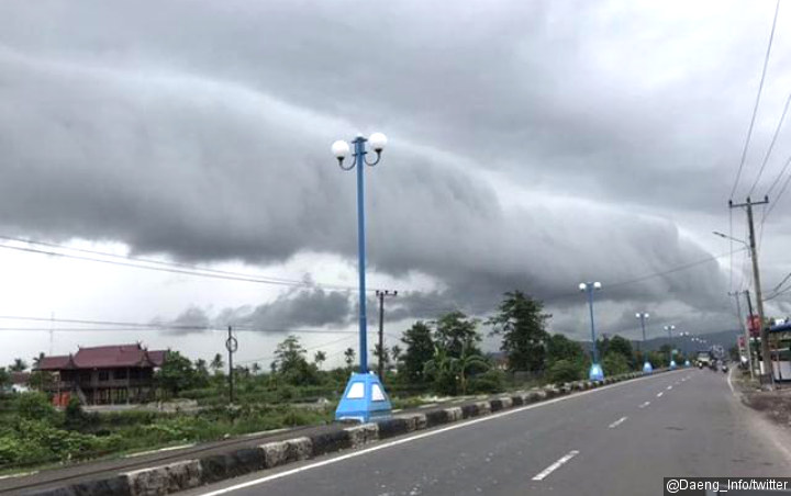 80 Gambar Awan Mirip Tsunami Terlihat Keren 80 Gambar Awan Mirip Tsunami Terlihat Keren