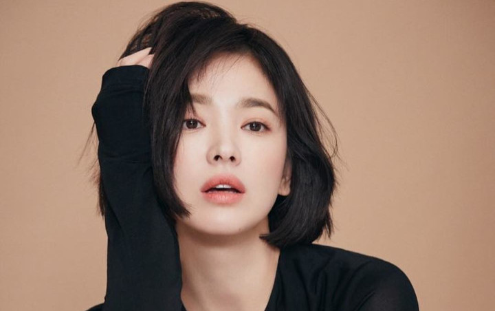 Song Hye Kyo Kejutkan Fans dengan Rambut Panjangnya di Pemotretan Terbaru