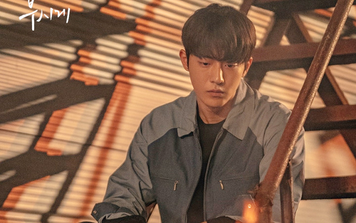 Akting Nam Joo Hyuk Dipuji Makin Bagus di Episode Perdana 'The Light in Your Eyes'