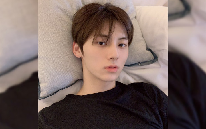 Hwang Minhyun Dijuluki Papa Ganteng Usai Pamer Foto 'Brewokan'