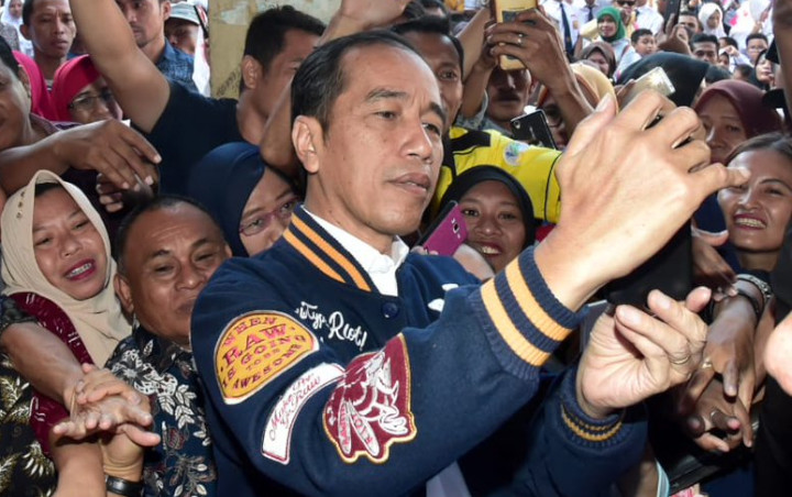 Jokowi Soal Kena Cakar Warga Saat Berkunjung ke Kendari: Perih Tapi Enak