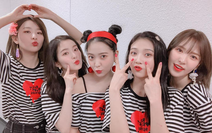 Red Velvet Jadi Bahan Gosip Netter Gara-Gara Gaya Busana Dianggap Aneh