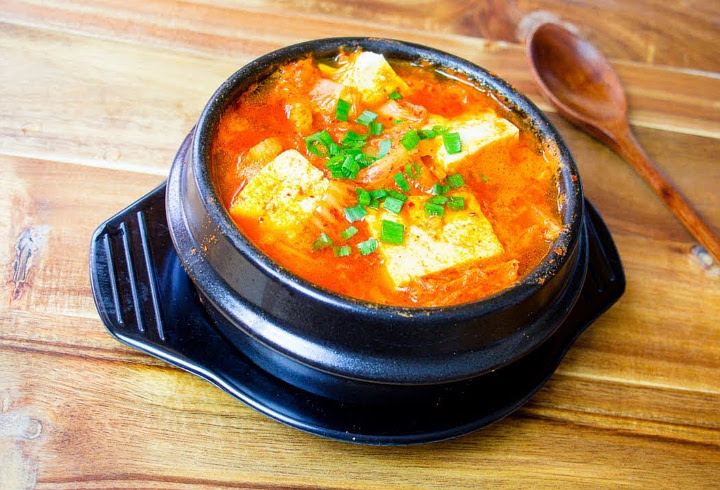 Kimchi Jjigae, Sup Pedas Pendamping Nasi