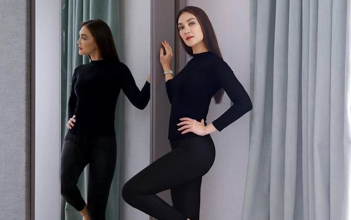 Luna Maya Pamer Beli Cincin  Berlian  Sosok Wanita  