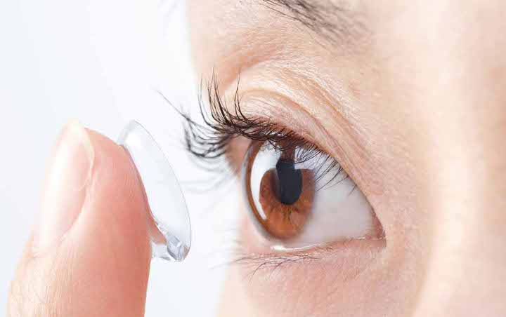 Hati-Hati, Ini 8 Tanda Lensa Kontak Tidak Cocok untuk Mata dan Cara Mengatasinya