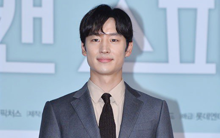 Lee Je Hoon Girang Lihat Pelangi Saat Syuting 'Traveler', Fans Ikut Bersyukur
