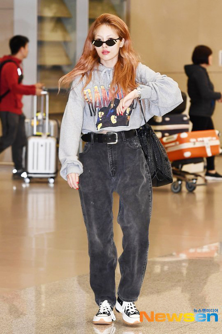 HyunA Diejak Usai Pakai Baju Kedodoran di Bandara
