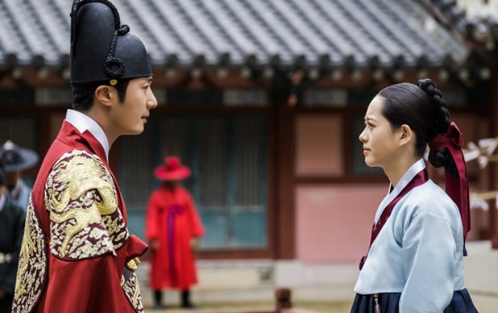 Jung Il Woo Bakal Peluk Erat Go Ara di Episode Mendatang 'Haechi'