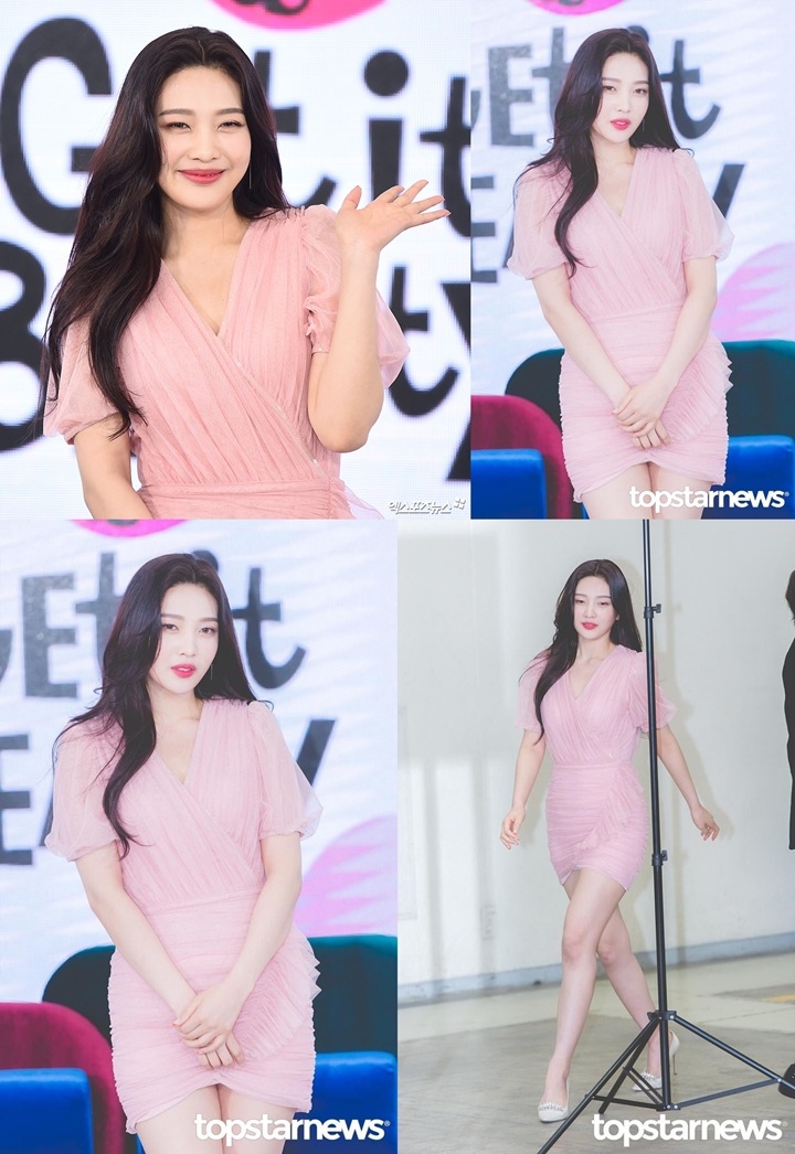 Senyum Cantik Joy Red Velvet Tuai Pujian Selangit dari Netter