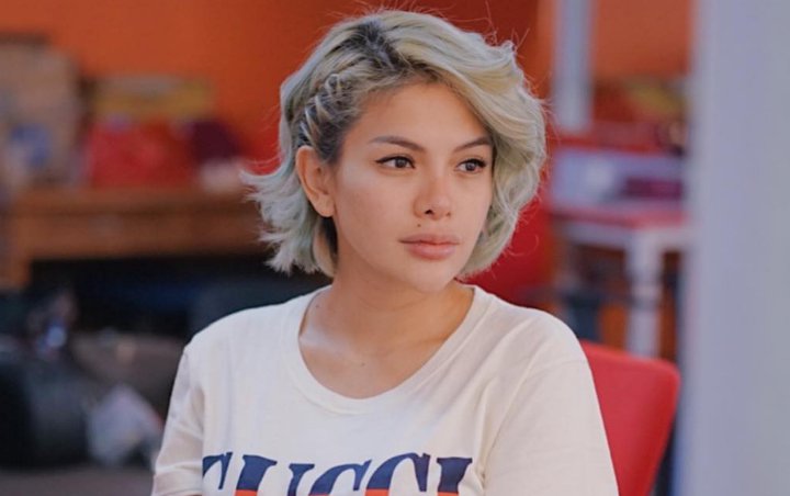 Nikita Mirzani Kembali Pamer Pakai Hijab Usai Melahirkan Anak Ketiga Dipuji Makin Cantik