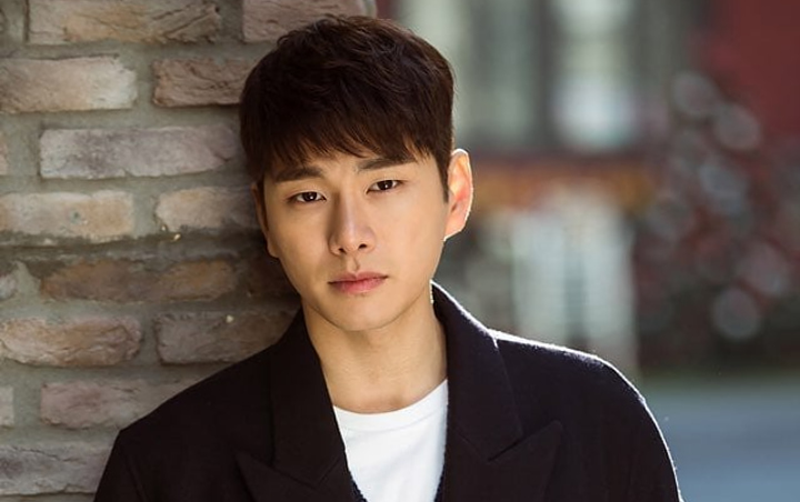 Lee Yi Kyung Ingatkan Nonton Episode Terakhir 'Laughter in Waikiki 2', Fans Malah Minta Season 3