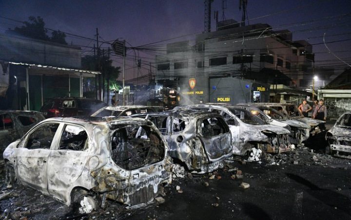 Diduga Akibat Demo di Bawaslu, Orang Tak Dikenal Bakar 9 Mobil di Depan Asrama Brimob Petamburan