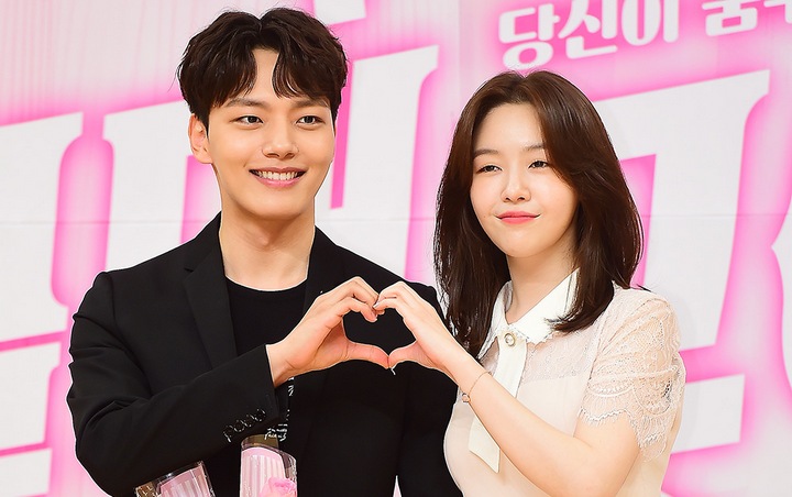 Yeo Jin Goo dan Minah Ternyata Bolak-Balik Syuting Adegan Ciuman di 'Absolute Boyfriend'