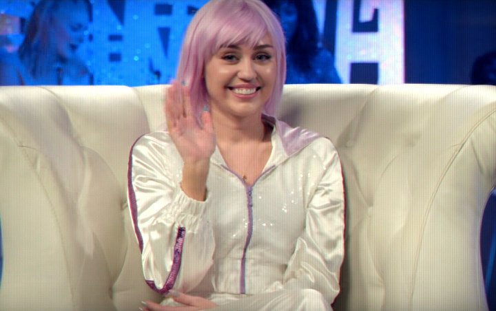 Miley Cyrus Jadi Idola Pop Remaja di Trailer Baru 'Black Mirror'