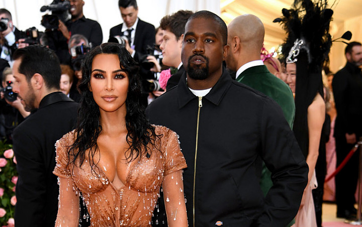 Kim Kardashian dan Kanye West Patenkan Nama Anak Keempat, Psalm West