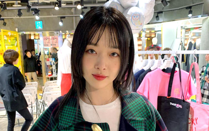 Sulli Posting Video Saat Sedang Dihipnotis, Ini yang Terjadi