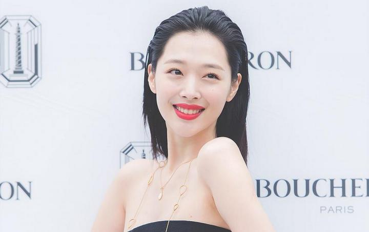 Penampilan Baru Sulli di Teaser 'Night Of Hate Comments' Bikin Fans Heboh