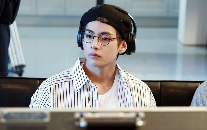 V Balas Chatting Fans BTS Saat Main Mobile Game, Akui Tersentuh Gara-Gara Hal ini