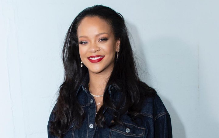 Rihanna Akui Susah Tidur Gara-Gara Ukuran Dada Terlalu Besar
