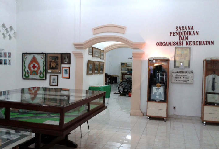 Wisata Sejarah Dengan Suasana Mistis Di Museum Kesehatan Surabaya