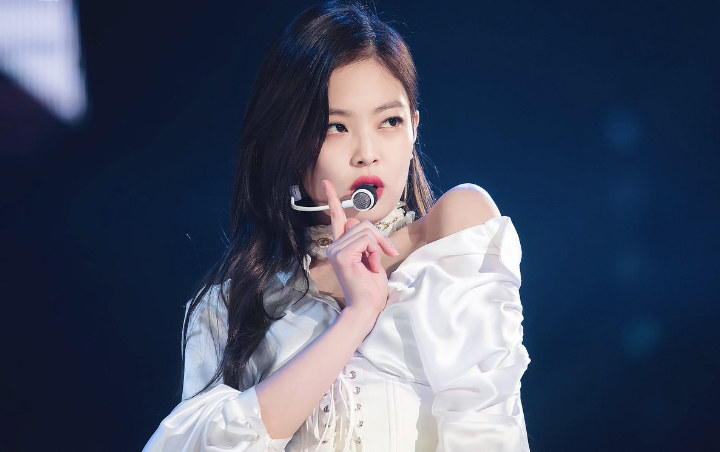 Jennie BLACKPINK Seksi Dibilang Cuma Pakai Bra di Bandara, Netter Beri Komentar Beragam