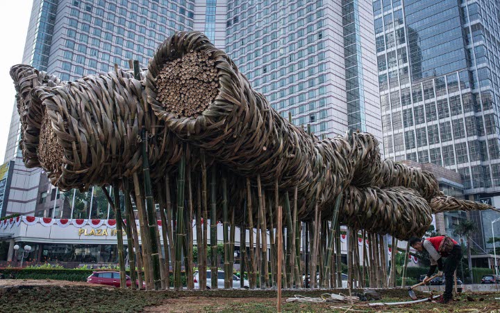 Instalasi Bambu Kebanggaan Anies Baswedan yang Telan Dana Rp 550 Juta Akhirnya Dibongkar