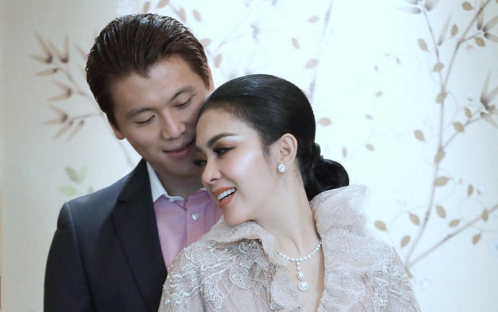 Syahrini Goda Bayi dan Pamer Perut Buncit Dikira Hamil, Wajah Reino Polos Main Hompimpa Bikin Gemas