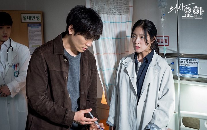 Episode Perdana 'Doctor John' Ji Sung dan Lee Se Young Banjir Komentar Frustrasi