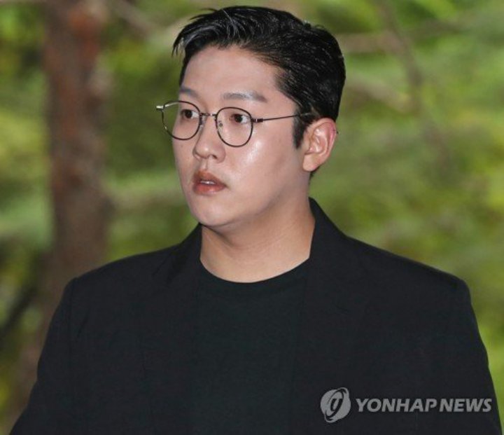 Choi Jong Bum Mantan Goo Hara Dituntut 3 Tahun Penjara, Netter Ejek Tampang