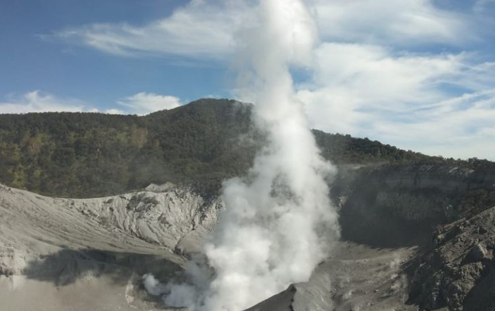 Terus Semburkan Abu Vulkanis, Status Gunung Tangkuban Parahu Masih Waspada