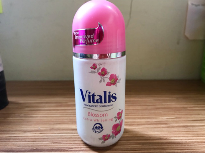 Vitalis Fragrance Roll-on White Blossom Deodorant, Bisa Membuat Kulit Ketiak Lebih Putih Alami