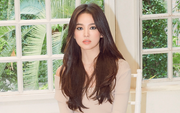 Dandanan Song Hye Kyo dengan Eyeliner Tebal Dicibir, Ekspresi Wajah Jadi Sorotan