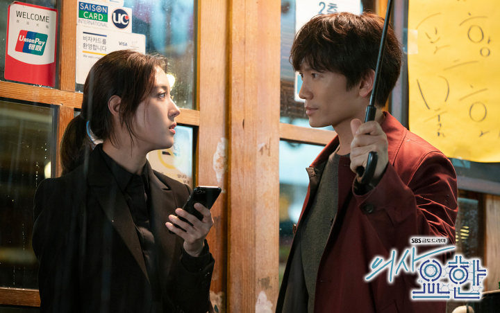 Ciuman Hot Ji Sung dan Lee Se Young di 'Doctor John' Sukses Bikin Fans Bahagia