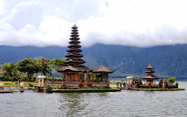 Banyak Bule Nakal, Pemprov Bali Bakal Terbitkan Aturan Etika Wisatawan