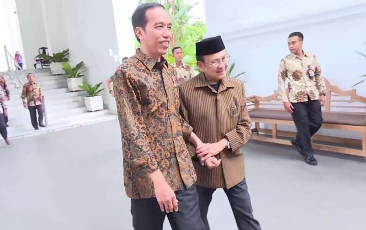 Jokowi Melayat BJ Habibie di RSPAD Gatot Soebroto