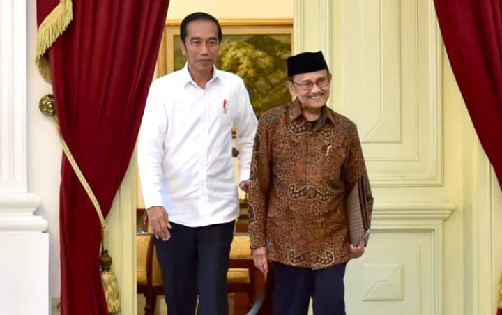 Pimpin Pemakaman, Jokowi Kenang Pesan BJ Habibie Soal Cinta dan Kecerdasan