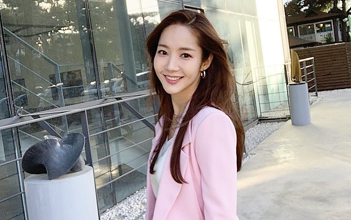 Cantiknya Park Min Young Kenakan Hanbok Bak Ratu Kerajaan untuk Chuseok