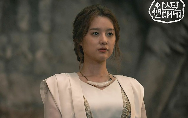 Kim Ji Won Disebut Bak Ibu Peri Usai Bagi-Bagi Barang Ini di Lokasi Syuting 'Arthdal Chronicles'
