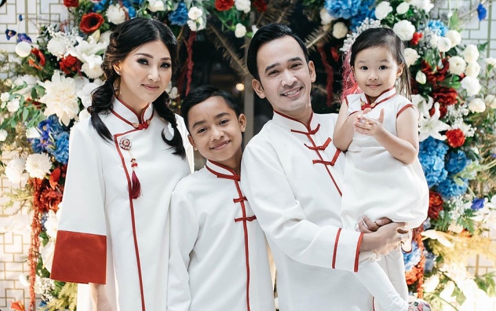 Aksi Betrand Peto Gendong Thalia Putri Ruben Onsu yang Sedang Sakit Hingga Tertidur Bikin Terenyuh